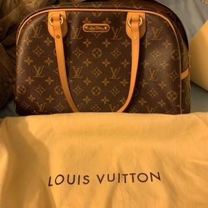 Louis Vuitton Montorgueil GM bag.